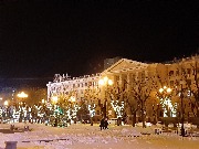 Вечерняя площадь Ленина в ярких огнях